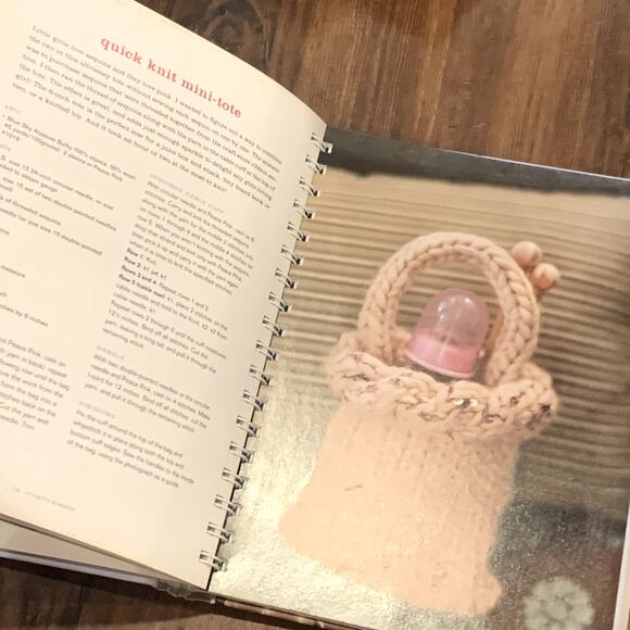 Itty Bitty Nursery Knitting Book Susan B Anderson Baby Patterns - Picture 10 of 12